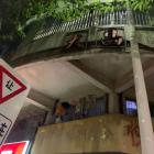 小區(qū)外立面脫落，到底誰來擔責(zé)？《民法典》有規(guī)定